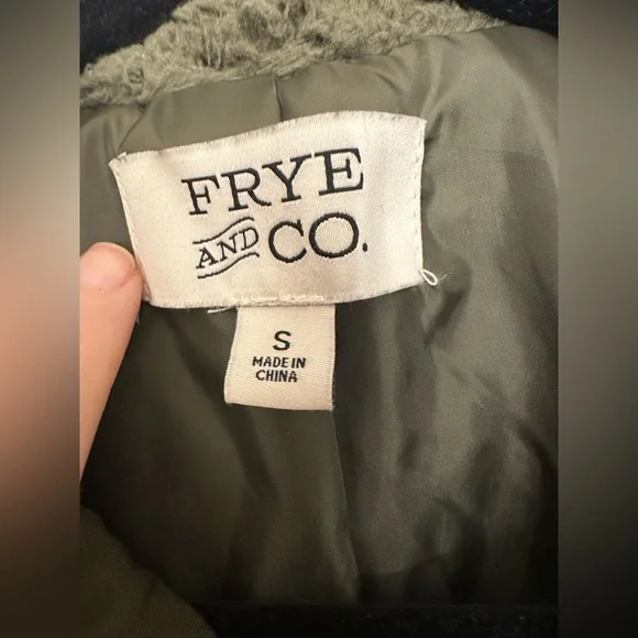 Frye and Co. Lightweight Sherpa Quilted Green Bomber Jacket - Picture 5 of 11